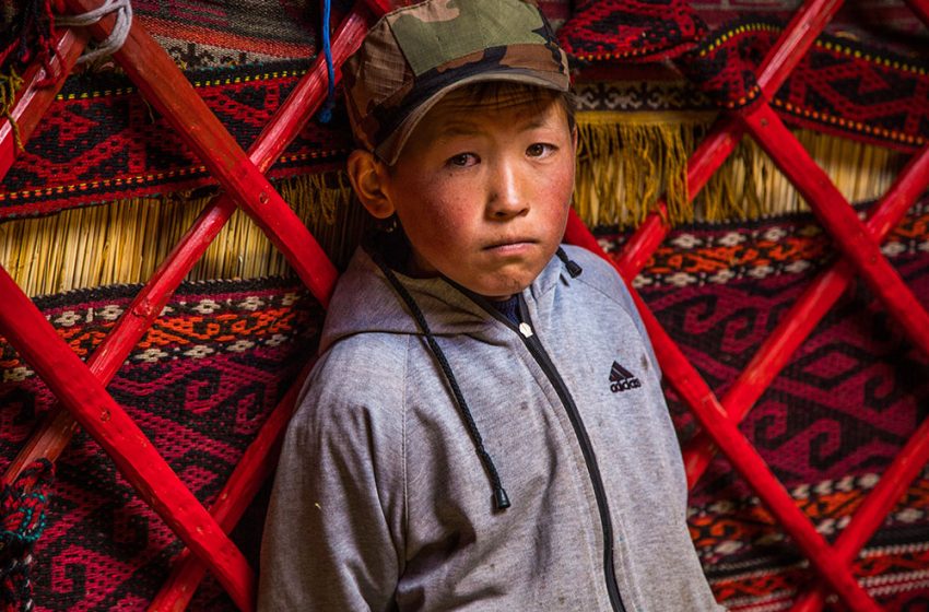  Трудовая миграция: в Кыргызстане насчитали 84 тысячи детей, живущих вдали от родителей.